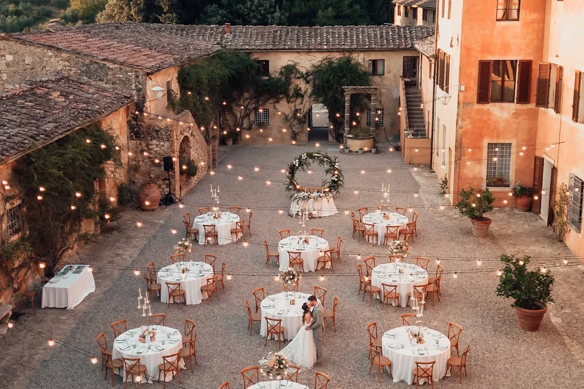 Wedding tables in the courtyard of Villa Catignano, Chianti