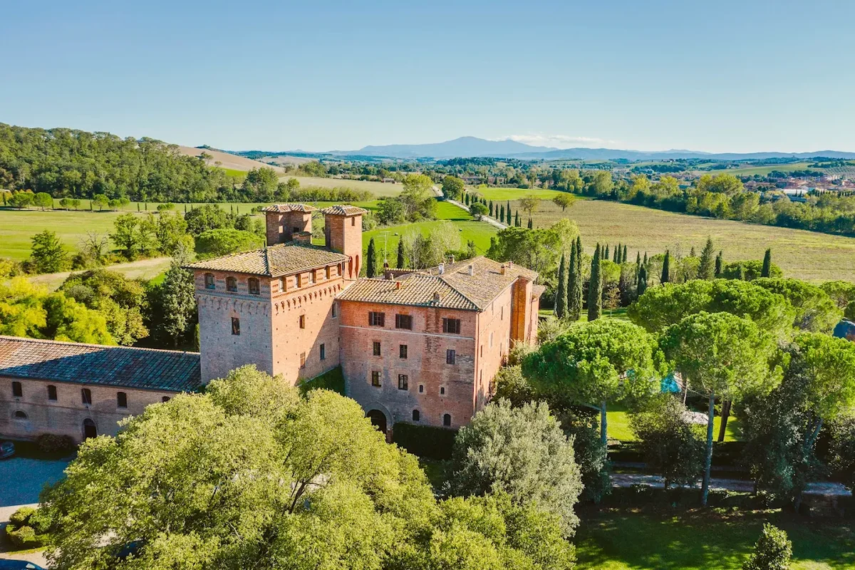 Castello di San Fabiano castle wedding venue near Siena